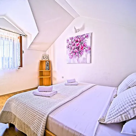 Holiday home Valentina With Pool And Close To