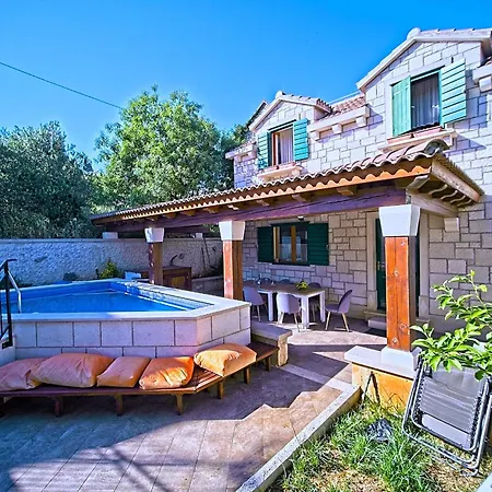 Holiday home Valentina With Pool And Close To *