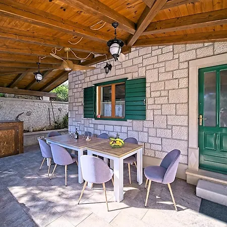 Valentina With Pool And Close To Holiday home *
